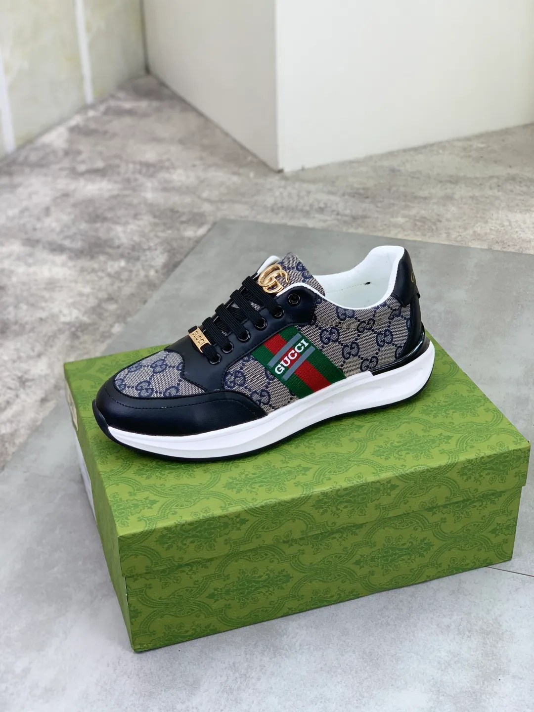 Men's shoes 💰P420💰[New model] (GUCCI) official website's latest 🎁🎁casual and fashionable men's shoes👟, hot style 💥 simple and elegant style, exclusive for trendy men. Unique official website latest brand double G element 👑Gucci original style Decoration, fashionable and generous, made of original frosted calfskin ✅ fully imported first-layer pigskin lining, the official website specifies wear-resistant, lightweight original rubber casual outsole, classic model taken in real life 🎬38-44 (customized for 45) 2️⃣ colors available